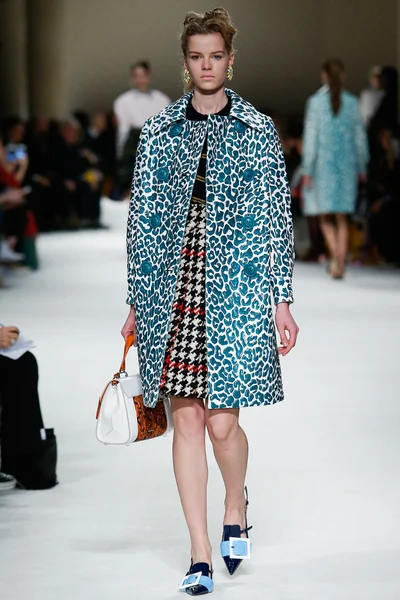 Look 12